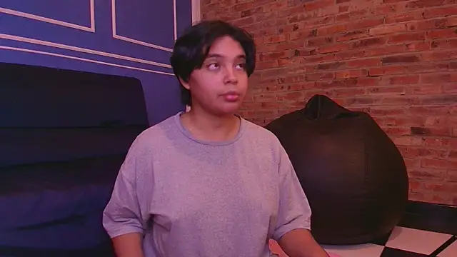 Snapshot of Emmapark_ chatting on November 2025 02:02:02 AM Emmapark online show from November 2025 02:02:02 AM