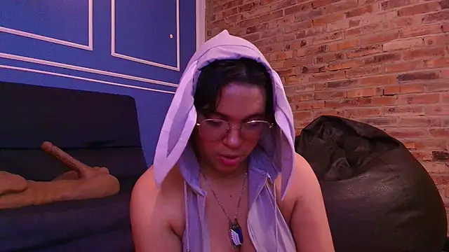 Snapshot of Emmapark_ chatting on November 2025 06:41:02 PM Emmapark online show from November 2025 06:41:02 PM