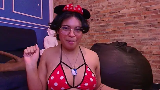 Snapshot of Emmapark_ chatting on November 2025 07:05:02 PM Emmapark online show from November 2025 07:05:02 PM