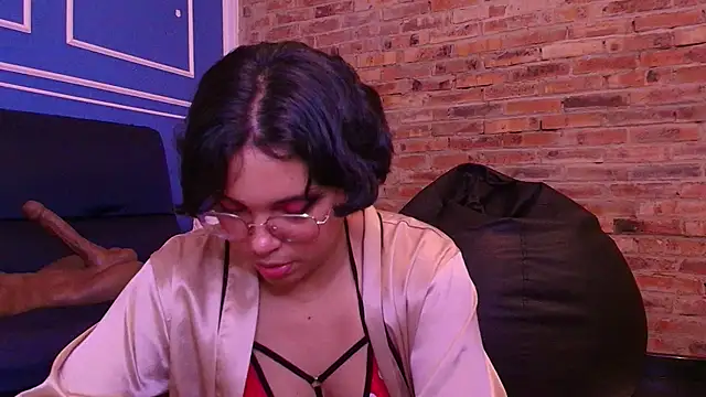 Snapshot of Emmapark_ chatting on December 2025 07:41:02 PM Emmapark online show from December 2025 07:41:02 PM