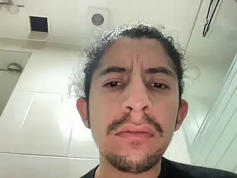 Snapshot of littlelatinhunter chatting on November 2025 10:02:01 PM littlelatinhunter online show from November 2025 10:02:01 PM