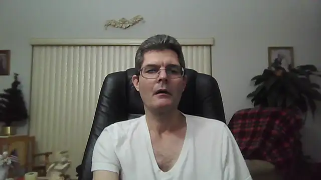 Copfiremen4566 online show from December 2024 03:29:02 AM