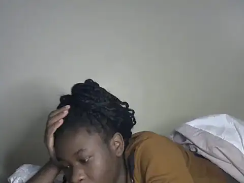 Snapshot of Novah_ chatting on November 2025 07:40:01 AM Novah online show from November 2025 07:40:01 AM