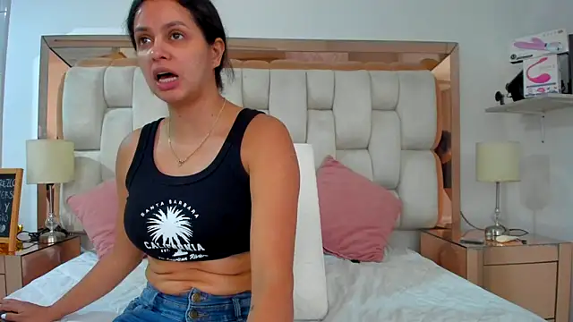 emilyparkerr01 online show from November 2025 10:43:02 PM