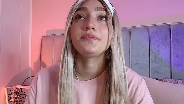 Snapshot of Giaa_Ross chatting on January 2025 11:47:02 AM Giaa Ross online show from January 2025 11:47:02 AM