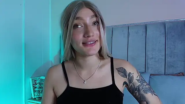 Snapshot of Giaa_Ross chatting on January 2025 02:55:02 PM Giaa Ross online show from January 2025 02:55:02 PM