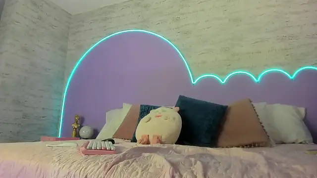 Snapshot of Giaa_Ross chatting on November 2025 08:08:01 PM Giaa Ross online show from November 2025 08:08:01 PM