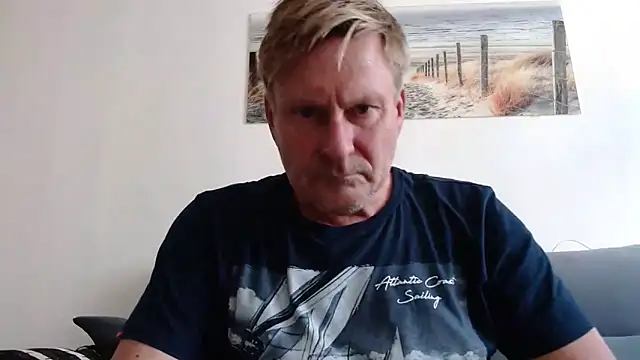 johnnym1 online show from November 2025 12:39:02 PM