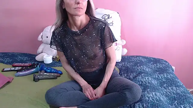 Snapshot of Susanlover chatting on October 2025 08:39:01 PM Susanlover online show from October 2025 08:39:01 PM