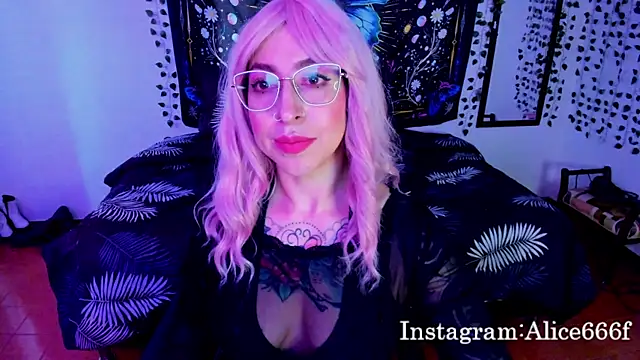 Snapshot of alice_666f chatting on September 2025 03:17:01 PM alice 666f online show from September 2025 03:17:01 PM