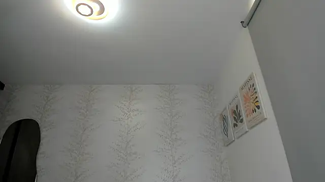 Snapshot of layla_vanegas chatting on January 2025 05:19:01 PM layla vanegas online show from January 2025 05:19:01 PM