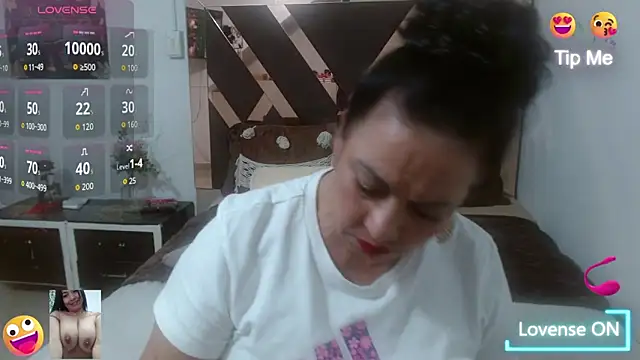 lindaesmeralda online show from October 2025 11:50:01 PM