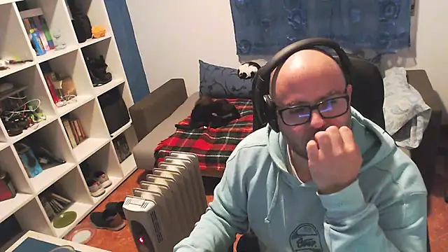 ravingr4d4 online show from February 2025 09:16:01 PM