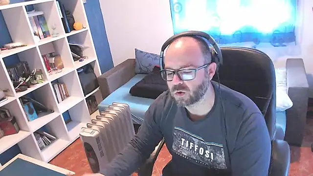 ravingr4d4 online show from March 2025 09:09:02 AM