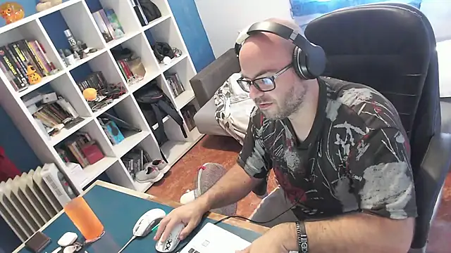 ravingr4d4 online show from October 2025 10:37:02 AM