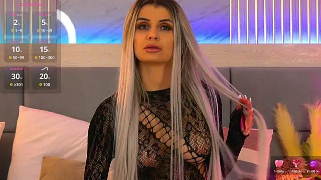 Snapshot of MiaCharm chatting on October 2025 09:47:02 PM MiaCharm online show from October 2025 09:47:02 PM