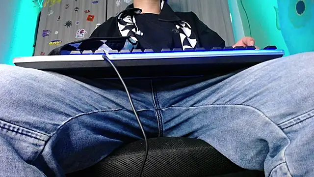 zacwatson  online show from December 2024 06:55:02 AM