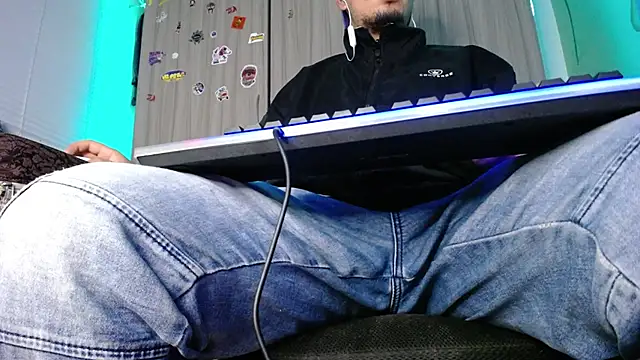 zacwatson  online show from December 2024 10:02:02 AM