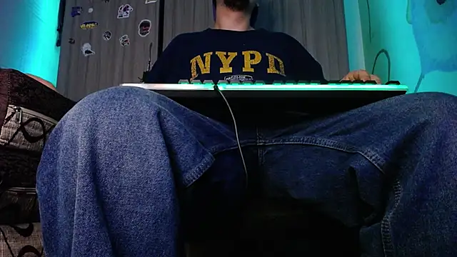 zacwatson  online show from December 2024 08:56:01 AM