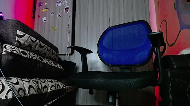 zacwatson  online show from February 2025 06:28:01 AM