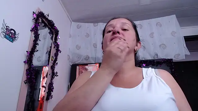 CristialJones  online show from October 2025 02:17:02 PM