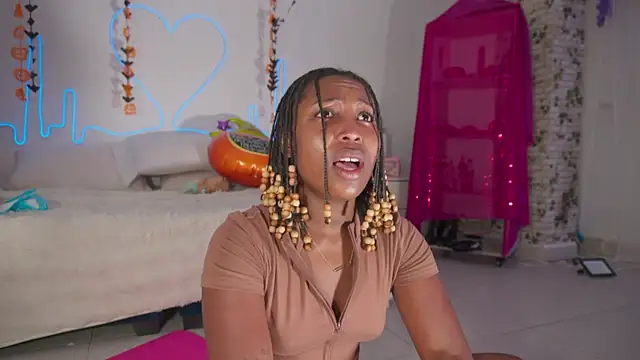 EmmaSanzz  online show from October 2025 11:47:02 AM