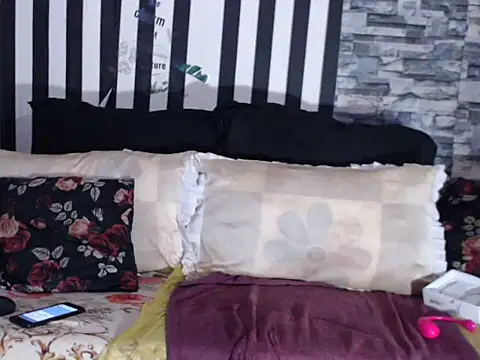 BigHotMatureXx online show from October 2025 08:25:01 AM