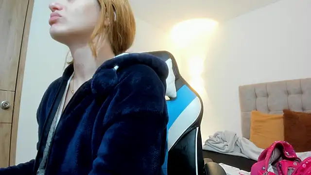 Carolina hernandez22 online show from October 2025 12:27:01 PM