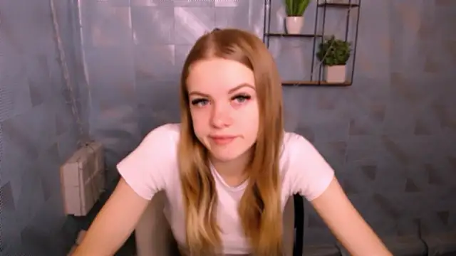 Snapshot of AliceFlirtt_ chatting on December 2024 07:54:01 AM AliceFlirtt online show from December 2024 07:54:01 AM