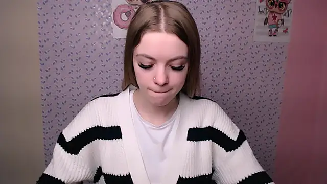 Snapshot of AliceFlirtt_ chatting on January 2025 12:13:01 PM AliceFlirtt online show from January 2025 12:13:01 PM