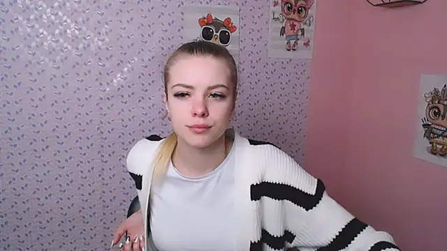 Snapshot of AliceFlirtt_ chatting on January 2025 12:50:01 PM AliceFlirtt online show from January 2025 12:50:01 PM