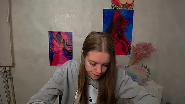 Snapshot of AliceFlirtt_ chatting on October 2025 08:26:01 AM AliceFlirtt online show from October 2025 08:26:01 AM