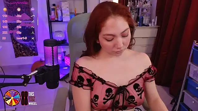 LilyVelvett online show from October 2025 03:07:02 AM