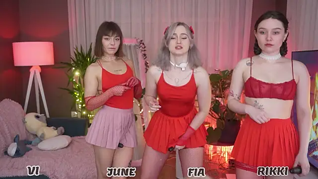 Snapshot of your_favoritegirls chatting on October 2025 02:31:01 AM your favoritegirls online show from October 2025 02:31:01 AM