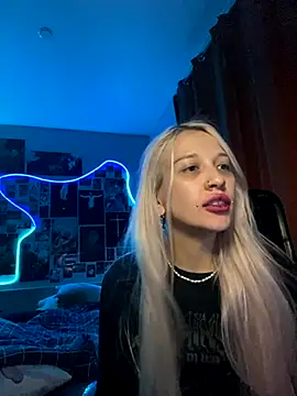 Dooubletroublee online show from September 2025 10:44:02 PM