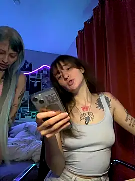 Dooubletroublee online show from October 2025 11:21:02 PM