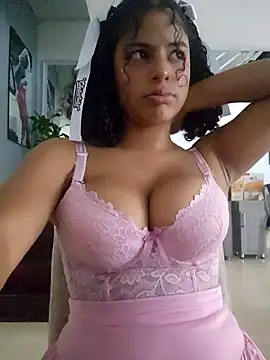 PittAndLunaa online show from December 2024 04:31:01 PM