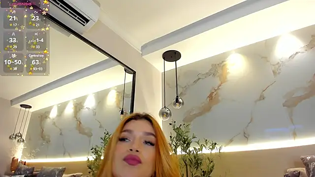 Snapshot of LeaThompson chatting on January 2025 02:46:01 AM LeaThompson online show from January 2025 02:46:01 AM