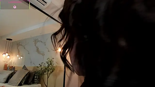 Snapshot of LeaThompson chatting on September 2025 11:38:02 PM LeaThompson online show from September 2025 11:38:02 PM