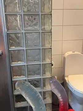 Snapshot of QueenMelissa80 chatting on November 2025 08:23:02 AM QueenMelissa80 online show from November 2025 08:23:02 AM