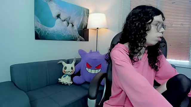 Snapshot of Angel_Dust18 chatting on October 2025 03:43:01 PM Angel Dust18 online show from October 2025 03:43:01 PM