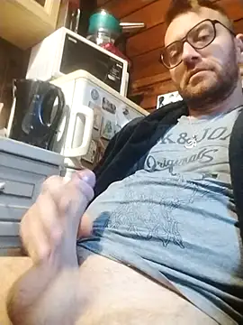 Snapshot of tomee83 chatting on October 2025 05:51:02 AM tomee83 online show from October 2025 05:51:02 AM