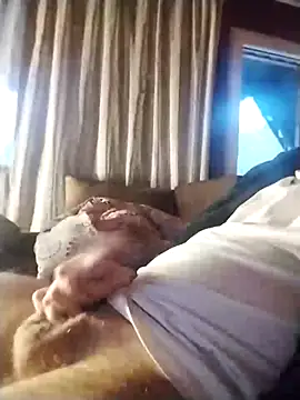 Snapshot of tomee83 chatting on November 2025 06:17:02 AM tomee83 online show from November 2025 06:17:02 AM