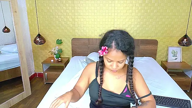 Snapshot of Squirter_pussybomb chatting on February 2025 03:19:01 AM Squirter pussybomb online show from February 2025 03:19:01 AM