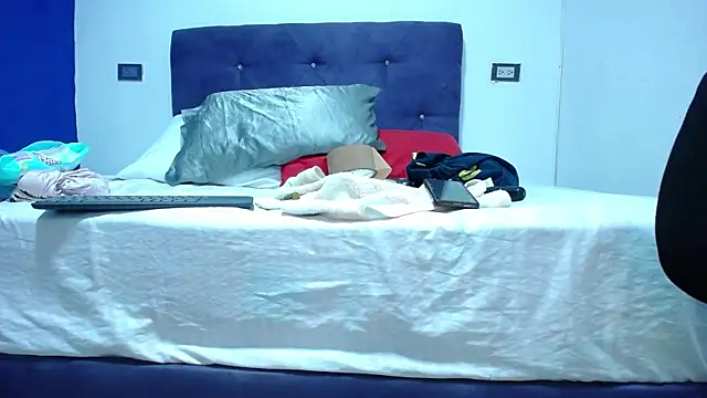 Snapshot of Squirter_pussybomb chatting on March 2025 04:24:02 AM Squirter pussybomb online show from March 2025 04:24:02 AM