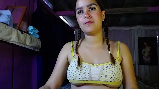 Snapshot of ZoeKuipers13 chatting on January 2025 09:05:02 PM ZoeKuipers13 online show from January 2025 09:05:02 PM