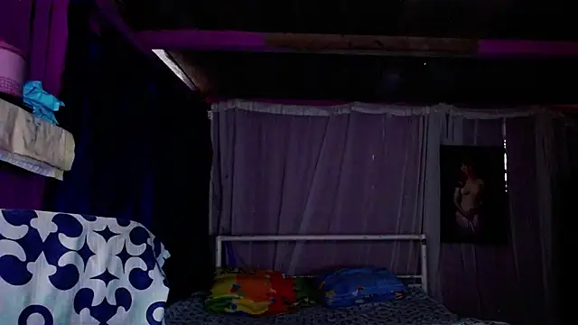 Snapshot of ZoeKuipers13 chatting on February 2025 09:09:01 PM ZoeKuipers13 online show from February 2025 09:09:01 PM