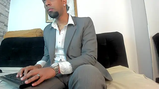 Paolo johnson online show from October 2025 11:44:01 AM