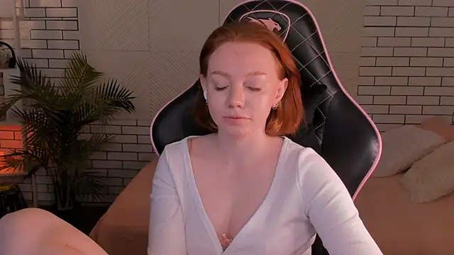 foxyMistrees online show from December 2024 01:48:02 AM