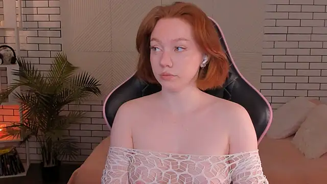 foxyMistrees online show from December 2024 11:35:02 PM
